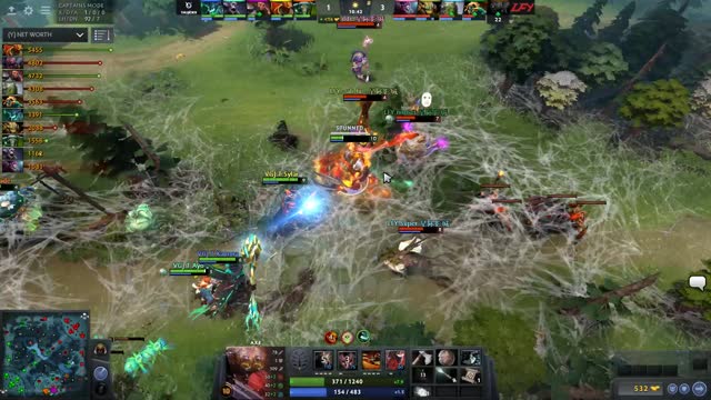 LFY.Monet gets a triple kill!