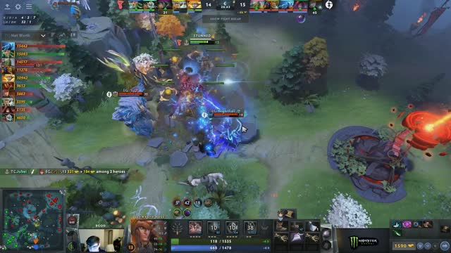 Arteezy gets a double kill!