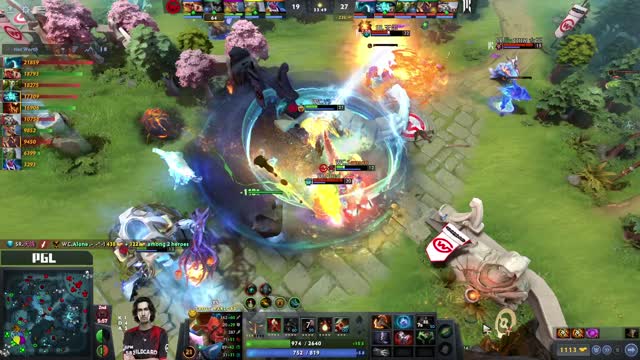 Arteezy's ultra kill leads to a team wipe!