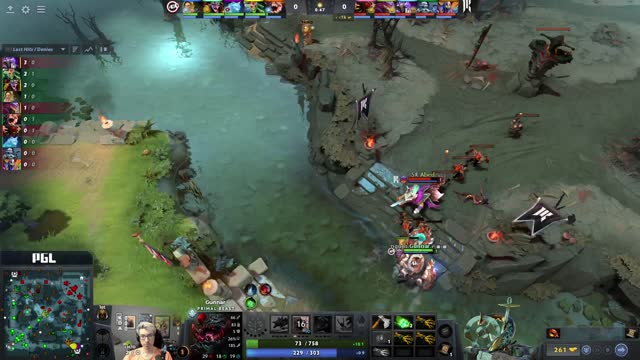 Arteezy takes First Blood on Moo!