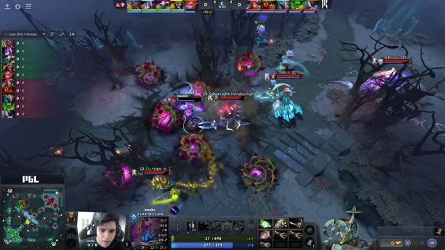 Arteezy takes First Blood on MoOz!