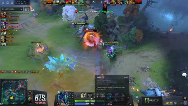 Fnatic and T1 trade 1 for 1!