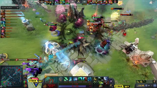 ����> gets a double kill!