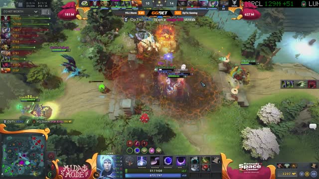 OpTic.CCnC gets a triple kill!