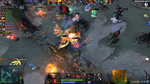 LGD.Maybe gets a triple kill!