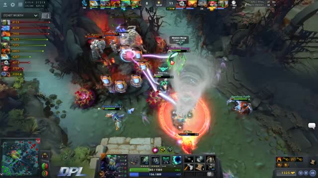 Newbee.Sccc's triple kill leads to a team wipe!