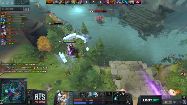 Fnatic.Moon kills PikaMeng!