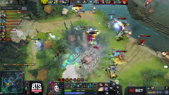 Secret.MidOne gets a triple kill!