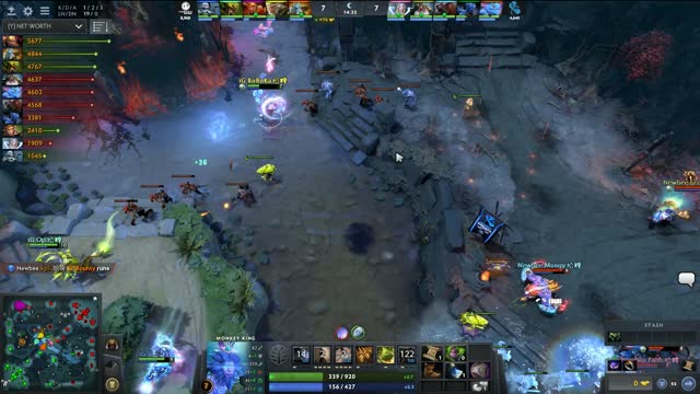 Newbee gets a kill!