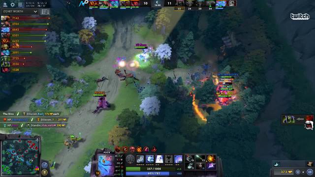 Aui_2000's double kill leads to a team wipe!