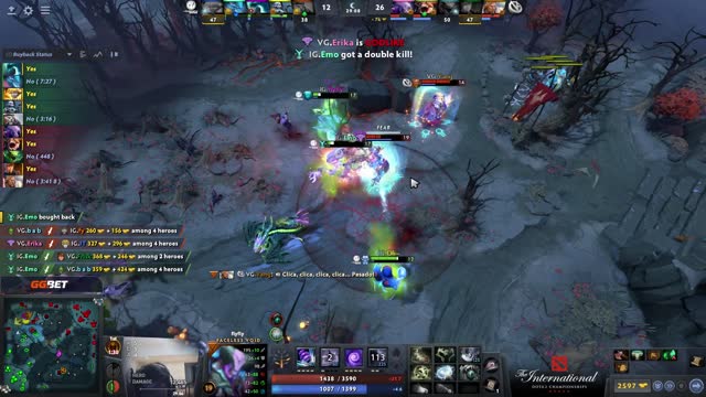 VG.poyoyo's triple kill leads to a team wipe!