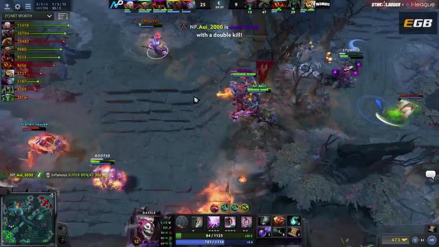 Aui_2000's triple kill leads to a team wipe!