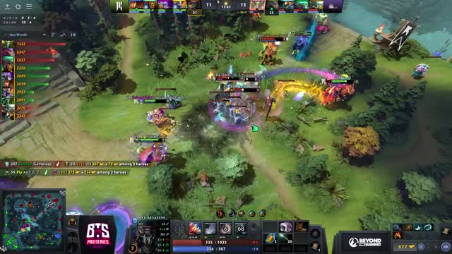 Arteezy gets a triple kill!