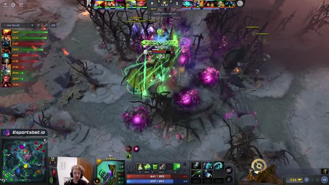 EG.Cr1t- kills Ari!