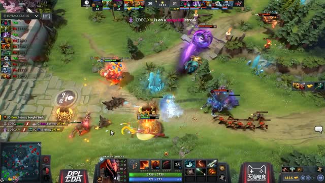 LGD.Victoria's double kill leads to a team wipe!