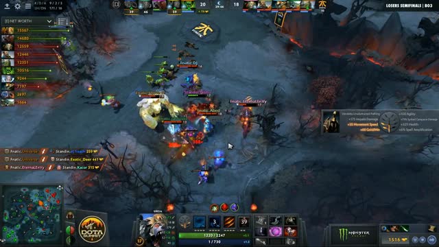 Fnatic.Universe's double kill leads to a team wipe!