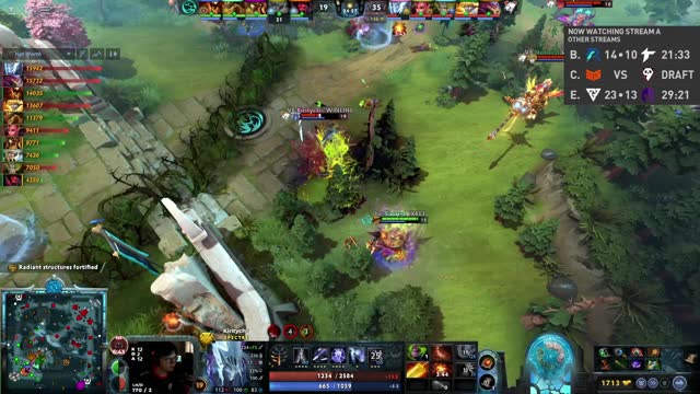 VP.Noticed gets a double kill!