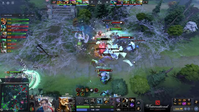 EHOME gets 2 kills!