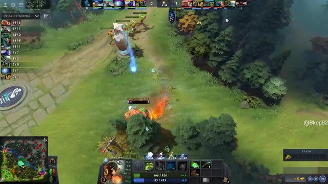 Newbee gets a kill!