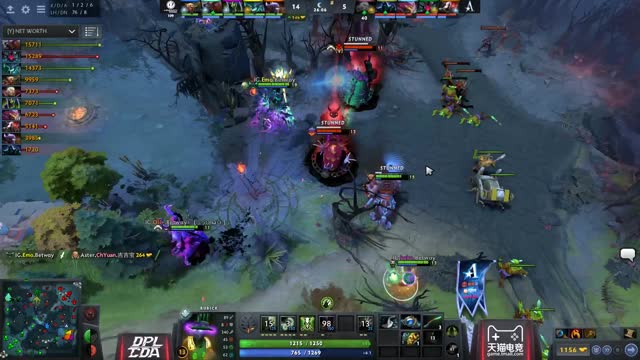 iG.Emo gets a triple kill!