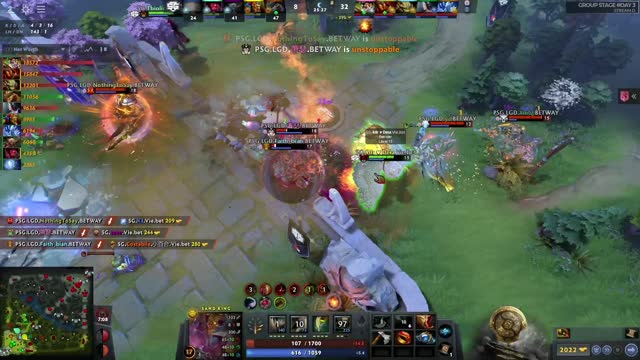 PSG.LGD.NothingToSay's ultra kill leads to a team wipe!