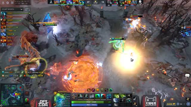 Aster.Sccc's triple kill leads to a team wipe!
