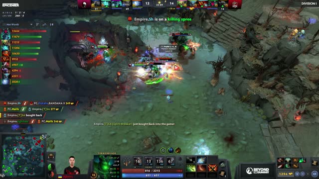 Ghostik's triple kill leads to a team wipe!