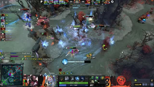 ThunderP.Sacred's triple kill leads to a team wipe!