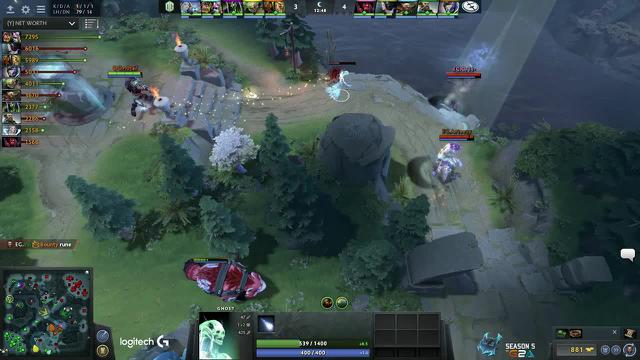 Fly kills EG.Universe!