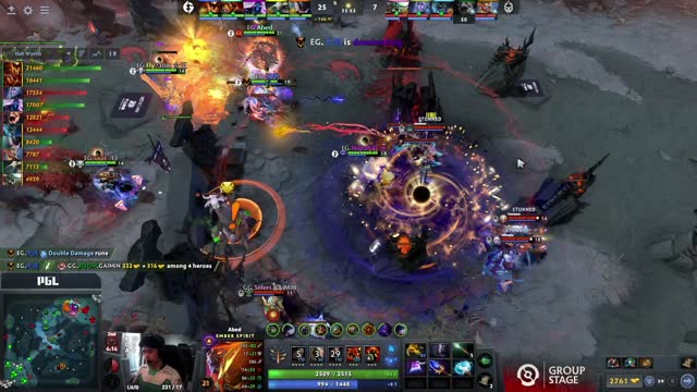 Arteezy's triple kill leads to a team wipe!