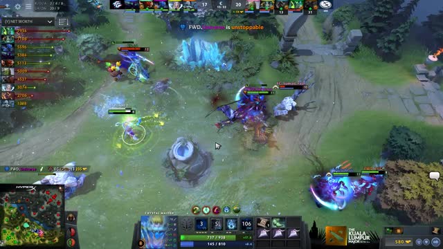 Fnatic.Universe's triple kill leads to a team wipe!